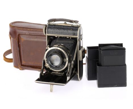 A Certo Super Sport Dolly Model C Medium Format Camera, black, body G, shutter works, with Carl Zeiss Jena f/2.8 7.5cm lens, 