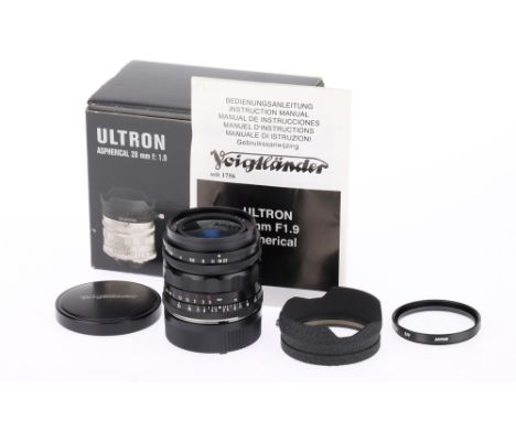 A Voigtlander Ultron Aspherical f/1.9 28mm Lens black, made in Japan, serial no.9120080, bayonet mount, body VG, optics G, li