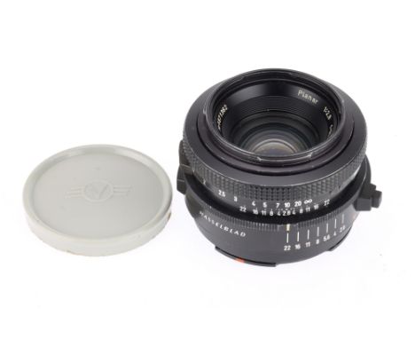 A Carl Zeiss Planar T* Hasselblad f/2.8 80mm Lens F, black, serial no.5871362, body G, optics G, some cleaning marks, with a 