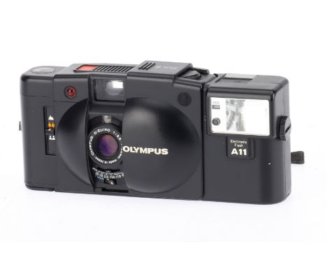 An Olympus XA2 35mm Viewfinder Camera, black, body VG, shutter works, flash works, optics G.