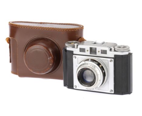 A Braun Gloria Medium Format Uncoupled Rangefinder Camera, chrome, body F-G, RF patch dim, shutter working but sticks on slow