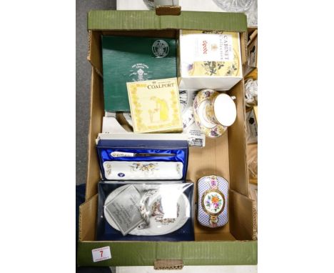 A mixed collection of items to include Boxed Spode Cabinet Collection cups &amp; saucers, boxed Aynsley Butter Knife &amp; Tr