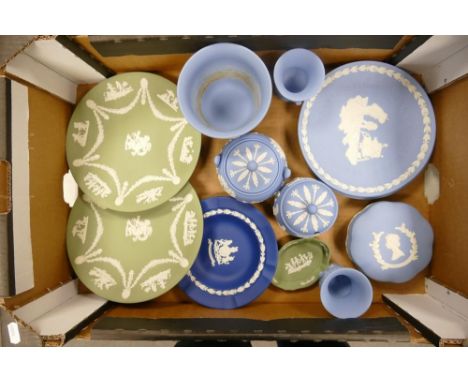 A good collection of Wedgwood jasper ware to include sugar bowl, preserve pot, plates, small planter, lidded pots et ( 1 tray