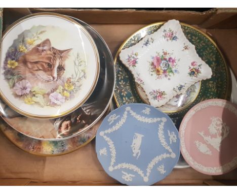 A mixed collection of ceramic items to include Wedgwood Jasperware plates, Hammersley floral sqaure dish &amp; Decorative wal