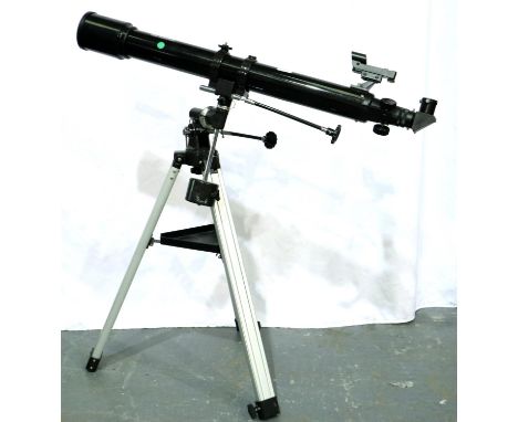 Sky watcher telescope with 70 mm refractor on tripod. P&amp;P Group 3 (£25+VAT for the first lot and £5+VAT for subsequent lo