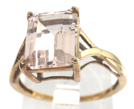 9ct gold solitare ring set with a square tourmaline, size N/O  1.9g. P&amp;P Group 1 (£14+VAT for the first lot and £1+VAT fo