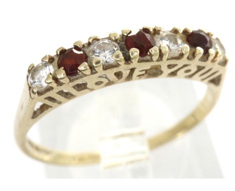 9ct gold I Love You ring set with garnets and CZ stones, size O, 1.6g. P&amp;P Group 1 (£14+VAT for the first lot and £1+VAT 