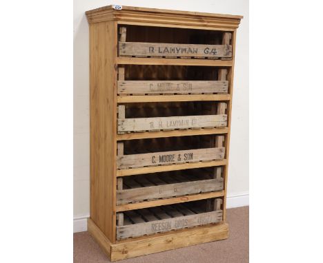 Rustic waxed pine bakers rack fitted with six vintage trays, W87cm, H150cm, D50cm Condition Report Click here for further ima