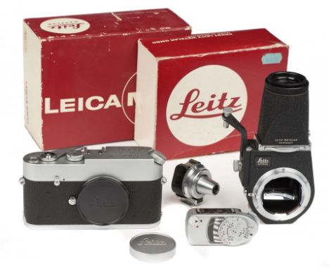 AN ERNST LEITZ LEICA MDa CAMERA BODY, NO 127811                           maker's guarantee leaflet and box with original pac