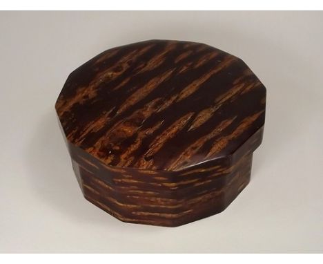 JAPANESE BOX.
A Japanese lacquered birch bark box & lid.
Diameter 24.5 x height 10cm.
Note: This was formerly the property of