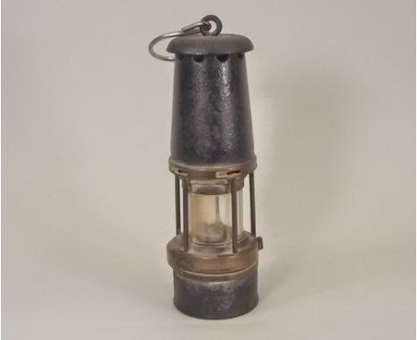 MINER'S LAMP.
The 'Wolf Safety Lamp', No.7 R.M.B. by Wm. Maurice Ltd., Sheffield.
Height 26cm.