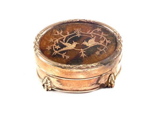 An William Comyns & Sons Ltd oval silver and tortoiseshell bird decorated trinket box, Birmingham 1908