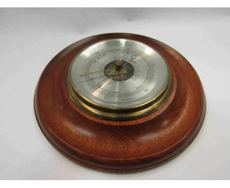A circular barometer