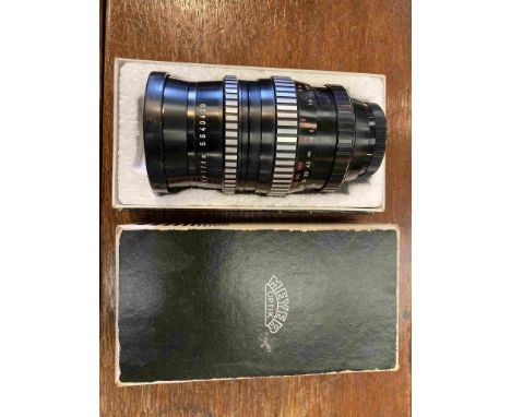 A Meyer Optik Gorlitz orestor 135mm lens, boxed