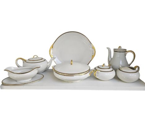 Extensive Hutschenreuther Porcelain dinner service Noblesse/Juwel pattern with underglaze green mark Hohenberg Germany porcel