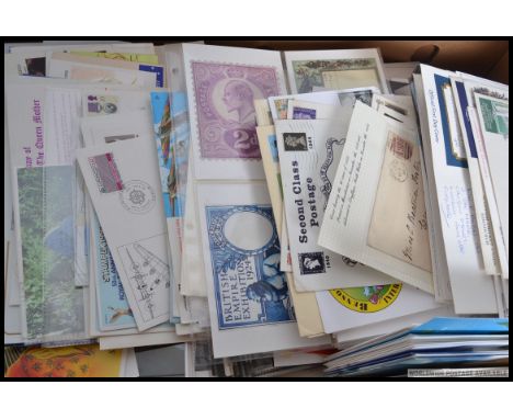 A box of first day covers and commemorative covers - loose ( several hundred ) all varying subjects etc