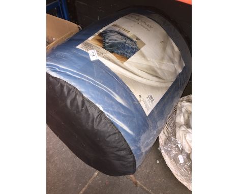 An M&amp;S bedcover 