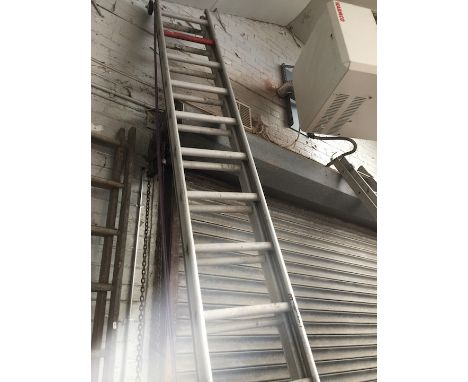 Large extending ladder