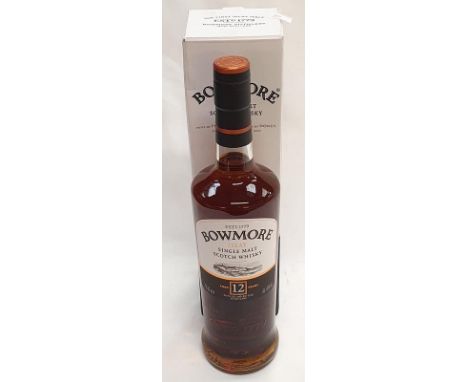 70cl Bowmore 12 Y Single Malt Scotch Whiskey in box. 