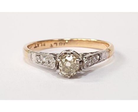 18ct gold diamond/platinum ring size K. 