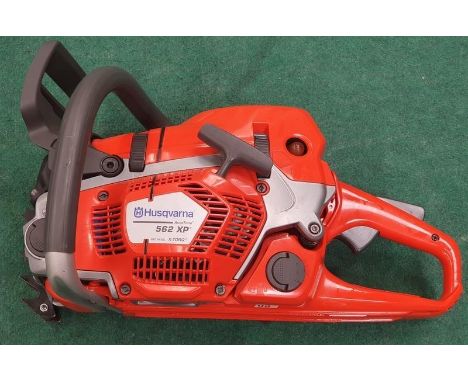 Husqvarna 562 XP chainsaw (REF 18). 