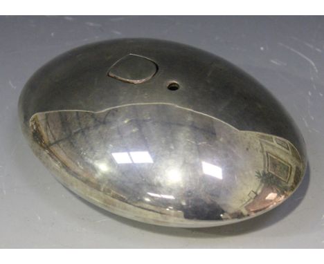 An Italian Gucci sterling silver table lighter of oval form, stamped marks to base, length 15.5cm.