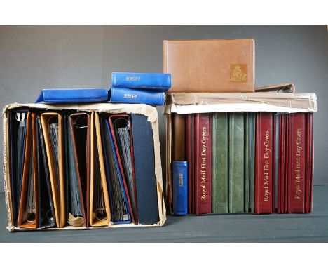 A collection of empty first day cover albums to include Royal Mail examples 