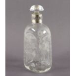 KARAFFE, farbloses Glas, Gravurdekor, Manschette aus Silber 800/ooo, H 21, DEUTSCH, um 1920