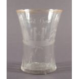 BECHER, farbloses Glas, Gravurdekor mit Widmung, H 11,5, DEUTSCH, A.19.Jh.