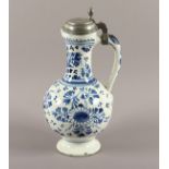 ENGHALSKRUG, weiß glasiert, blau bemalt, Zinnmontierung, H 30, HANAU, um 1700
