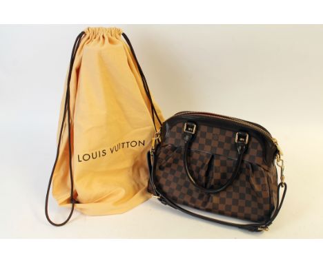 Louis Vuitton Canvas + Leder "TREVI" - Handtasche, original Tragebeutel / Schutzbeutel, Länge ca. 36 cm, sehr schöner Erhalt,