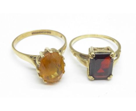 Two 9ct gold stone set rings, 4.9g, K and O 