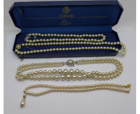 Four faux pearl necklaces 