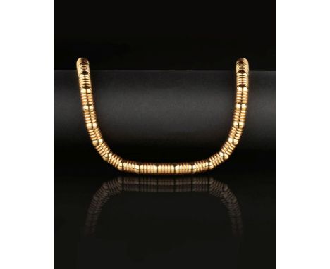 Chopard. Collier 'Les Chaines'. 18 kt. GG, gest. Herz-Hänger gemarkt 'Chopard Les Chaines'. Dichte, flexible Glieder runder u