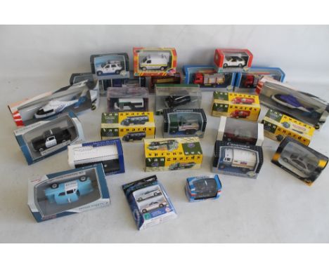 A COLLECTION OF 25 BOXED DIE CAST AND OTHER VEHICLES, to include Saico, Vanguards, Original Omnibus, Corgi Classic Models and