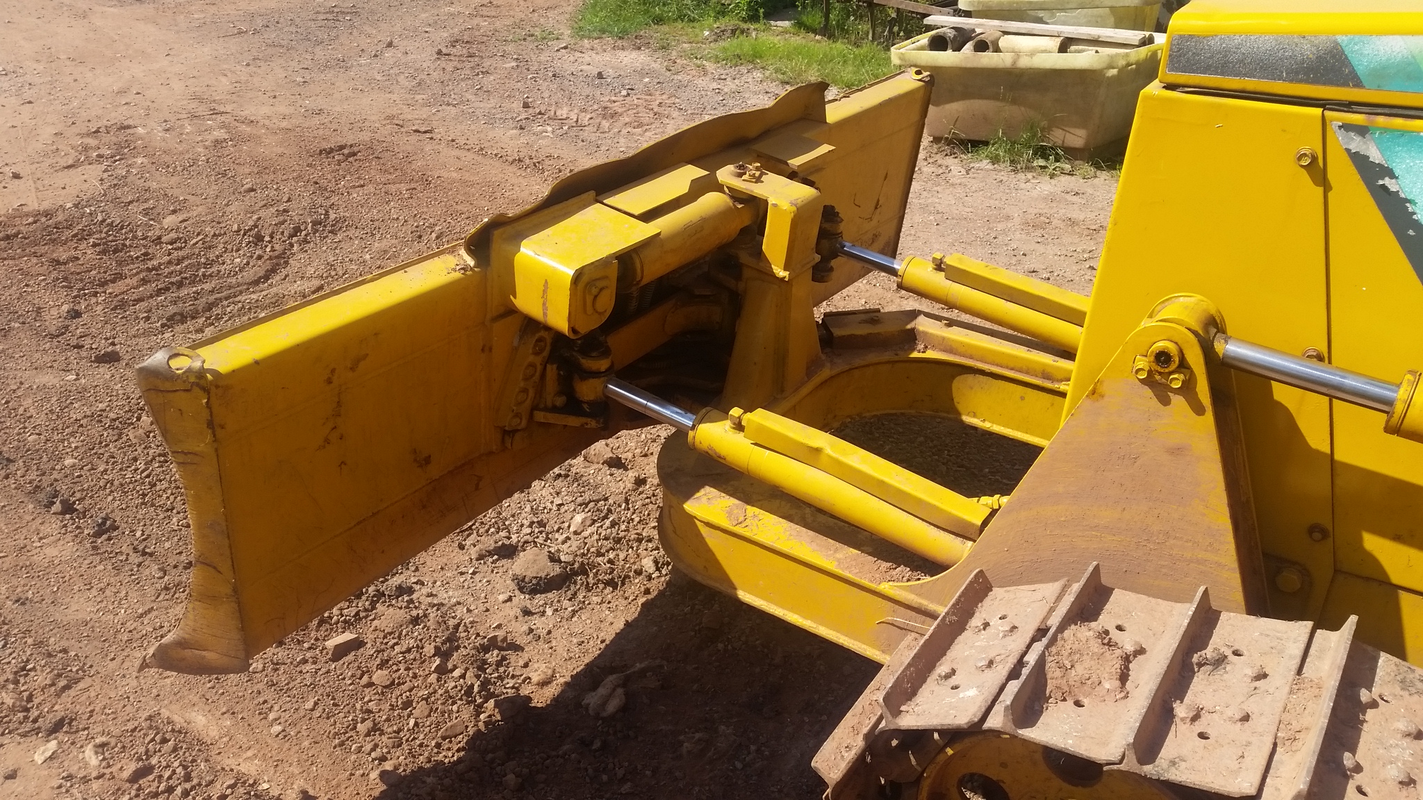 EC - MITSUBISHI BD2G II DOZER, WITH 6 WAY BLADE IN WORKING CONDITION