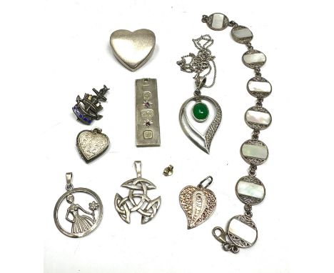 Selection of vintage silver jewellery weight 56g 