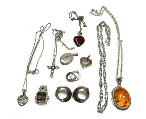 Selection of vintage silver jewellery weight 56g 