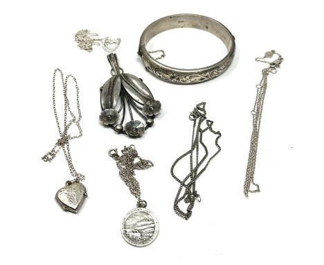 Selection of silver jewellery inc pendant necklaces bangle brooch etc weight 54g 