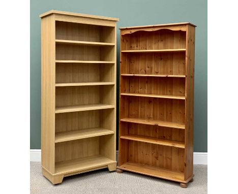 REPRODUCTION PINE &amp; LIGHT OAK EFFECT BOOKCASE x 2, the pine example having three adjustable and two fixed shelves, on tur