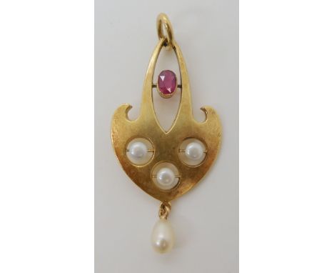 A CONTINENTAL 14K ART NOUVEAU RUBY AND PEARL PENDANT stamped 585 with a makers mark of three poppy heads, dimensions 4.2cm x 