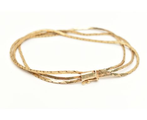 A 9CT GOLD BRACELET, designed as three articulated chains, fitted with an integrated box clasp hallmarked 9ct London import, 