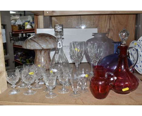 A GROUP OF GLASSWARE AND DECORATIVE ITEMS to include a vintage mottled glass mushroom ornament, height 27cm, a blue and pink 