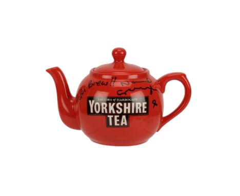 OASIS - Noel Gallagher Signed Teapot - A Noel Gallagher teapot signed by the Oasis guitarist and lead songwriter himself. Gal