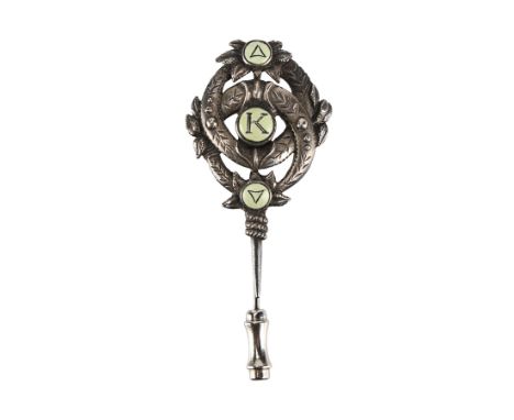JAMES BOND: THE WORLD IS NOT ENOUGH (1999) - Sir Robert King's (David Calder) Lapel Pin - Sir Robert King's (David Calder) la
