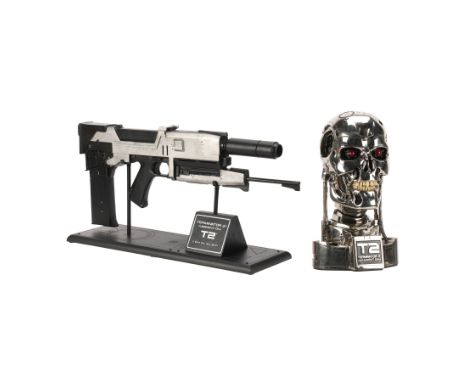TERMINATOR 2: JUDGMENT DAY (1991) - Sideshow Collectibles Plasma Rifle Replica and T-800 Life-Size Bust Replica - A replica p