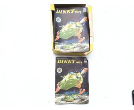 A collection of 20 Dinky toys catalogues in a trade box from 1971 #7.