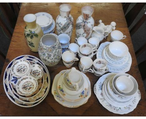 China items including a Wedgwood tea service, etc