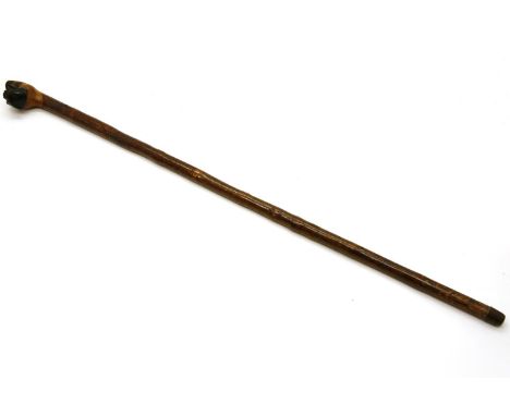 A walking stick, with modelled handle in the form of a bulldog’s head, 90cm long 