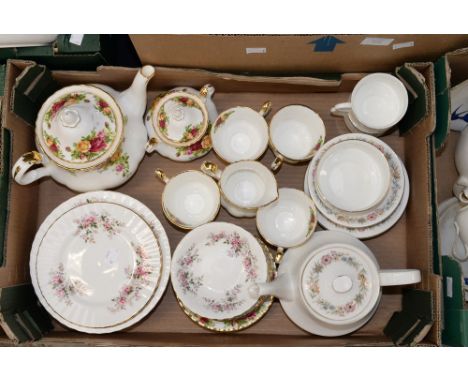 Royal Albert 'Lavender Rose' plates and two bowls, Royal Albert Country Rose (14) and two similar cups and saucers, together 